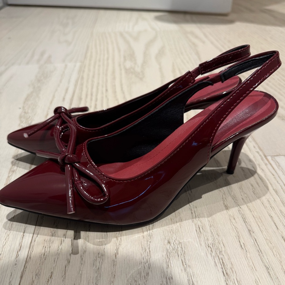 Red bow sling back heels (7.5-8)